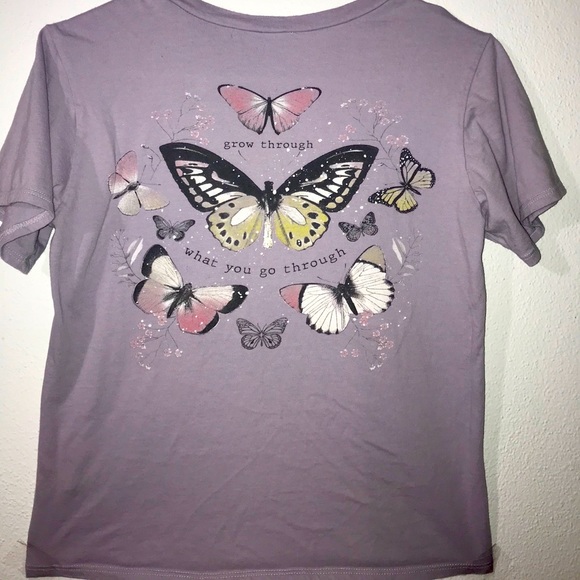 3/$15🦋Butterfly🦋T- Shirt - Picture 2 of 3